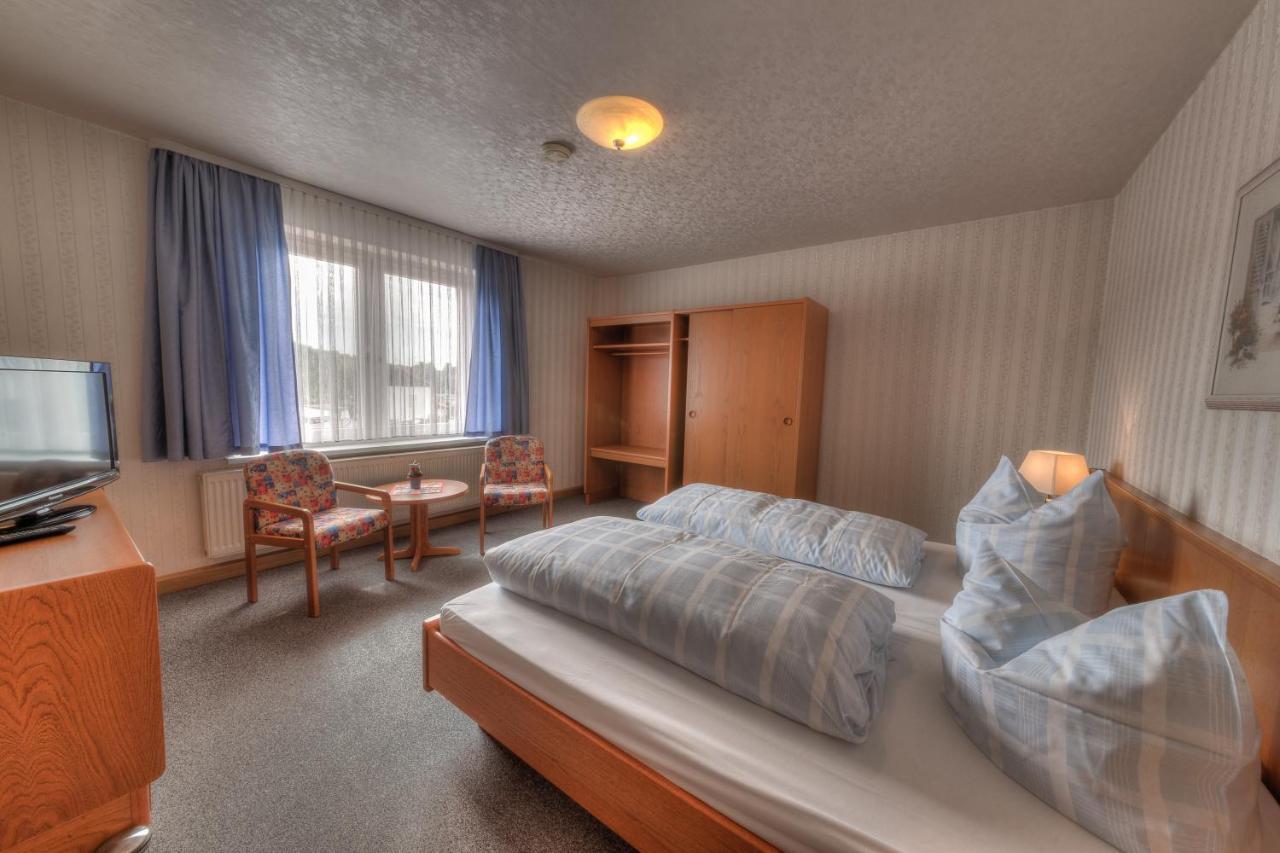Hotel - Pension & Gaststaette "Alter Koenig" Hettstedt 외부 사진